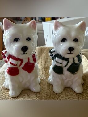 Cosmos Gifts porcelain West Highland White Terrier salt and pepper shakers.